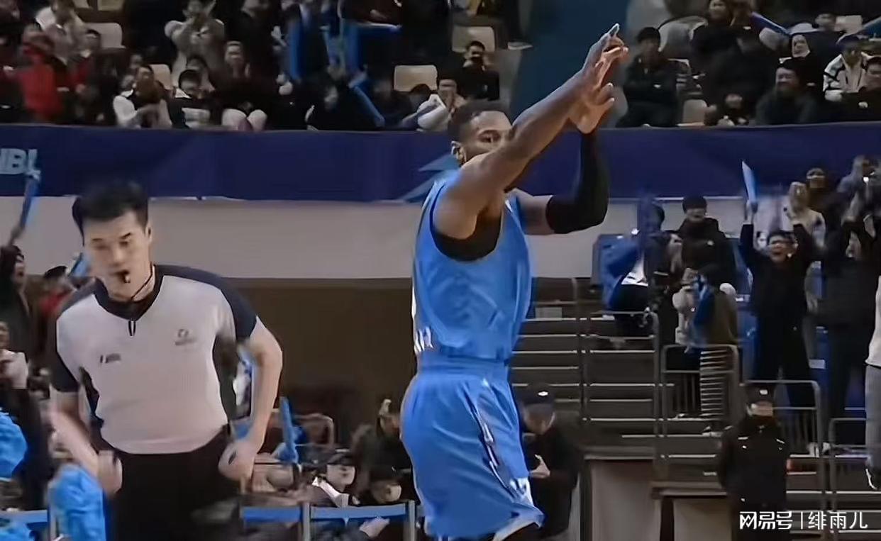 世界杯手机官网app下载-恭喜威姆斯！正式升任教练一职，未来有望执教广东队？