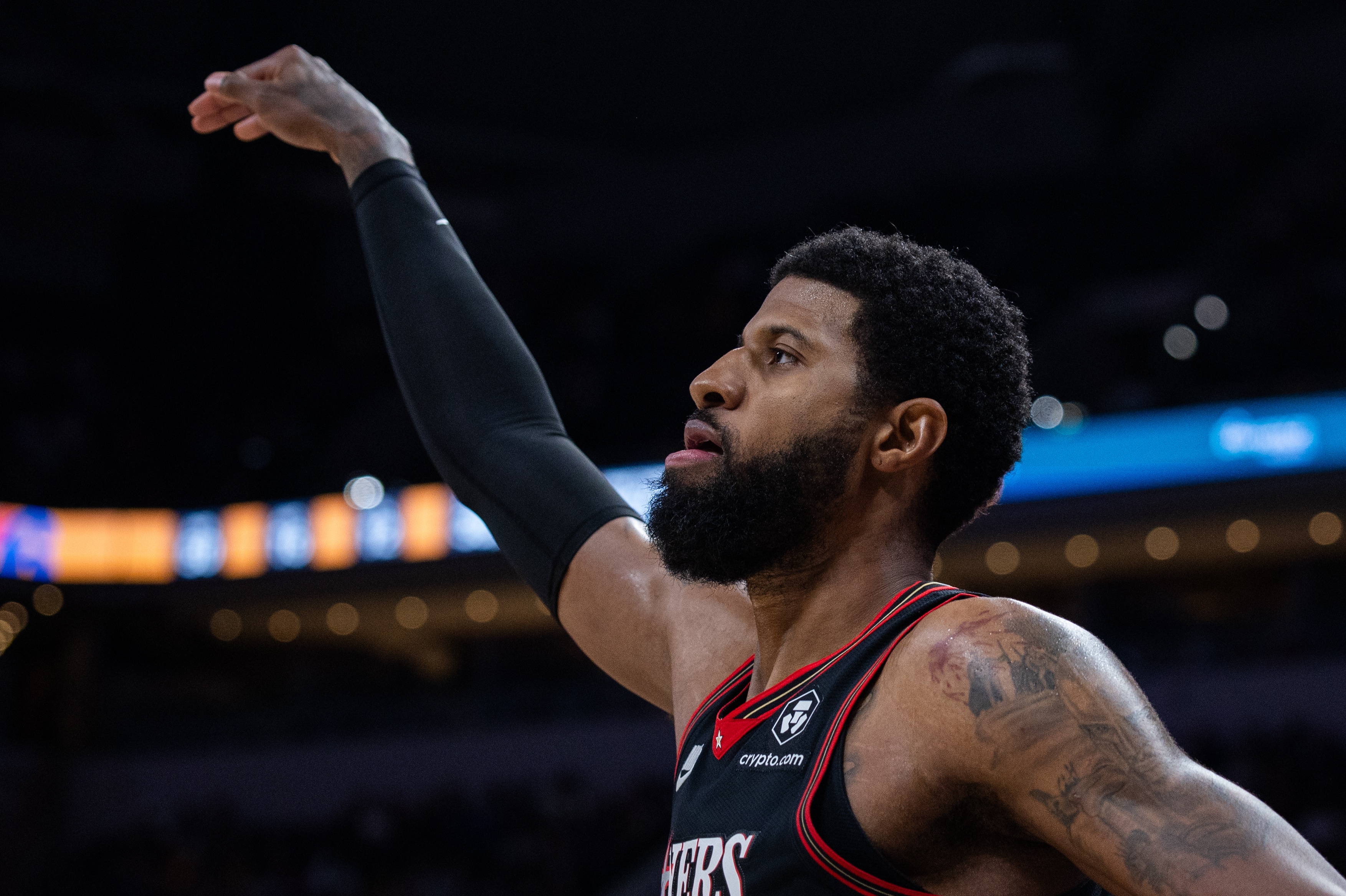 世界杯手机官网app下载-打了10分钟好球！乔治全场11分5板2助 11分全是首节所得